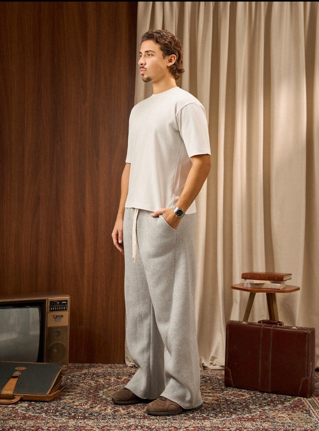 SWEATS IN GREY