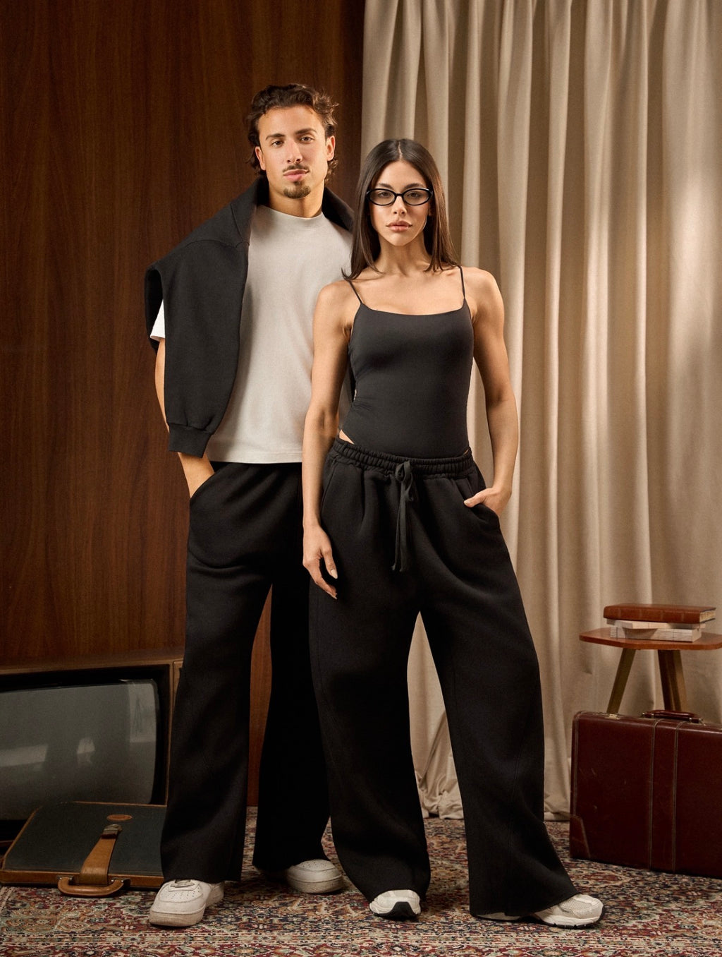 SWEATS IN BLACK
