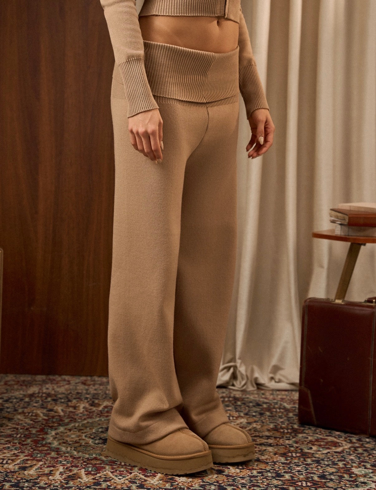KNIT FLARED PANTS IN BEIGE